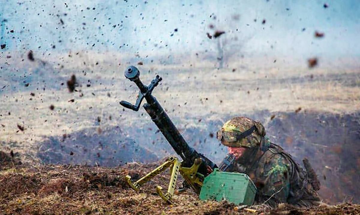 Українського військового поранили під час обстрілу на Донбасі