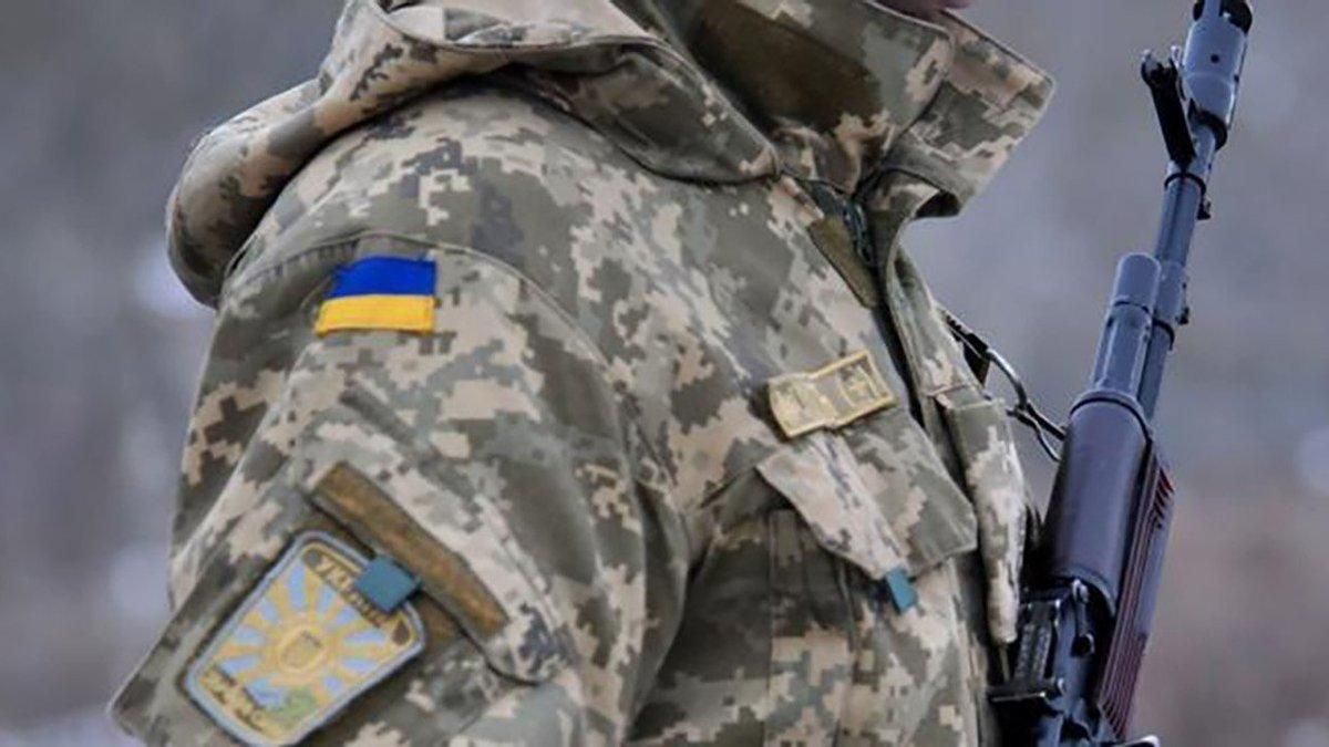 Обстріли та поранений воїн: як минула доба на Донбасі