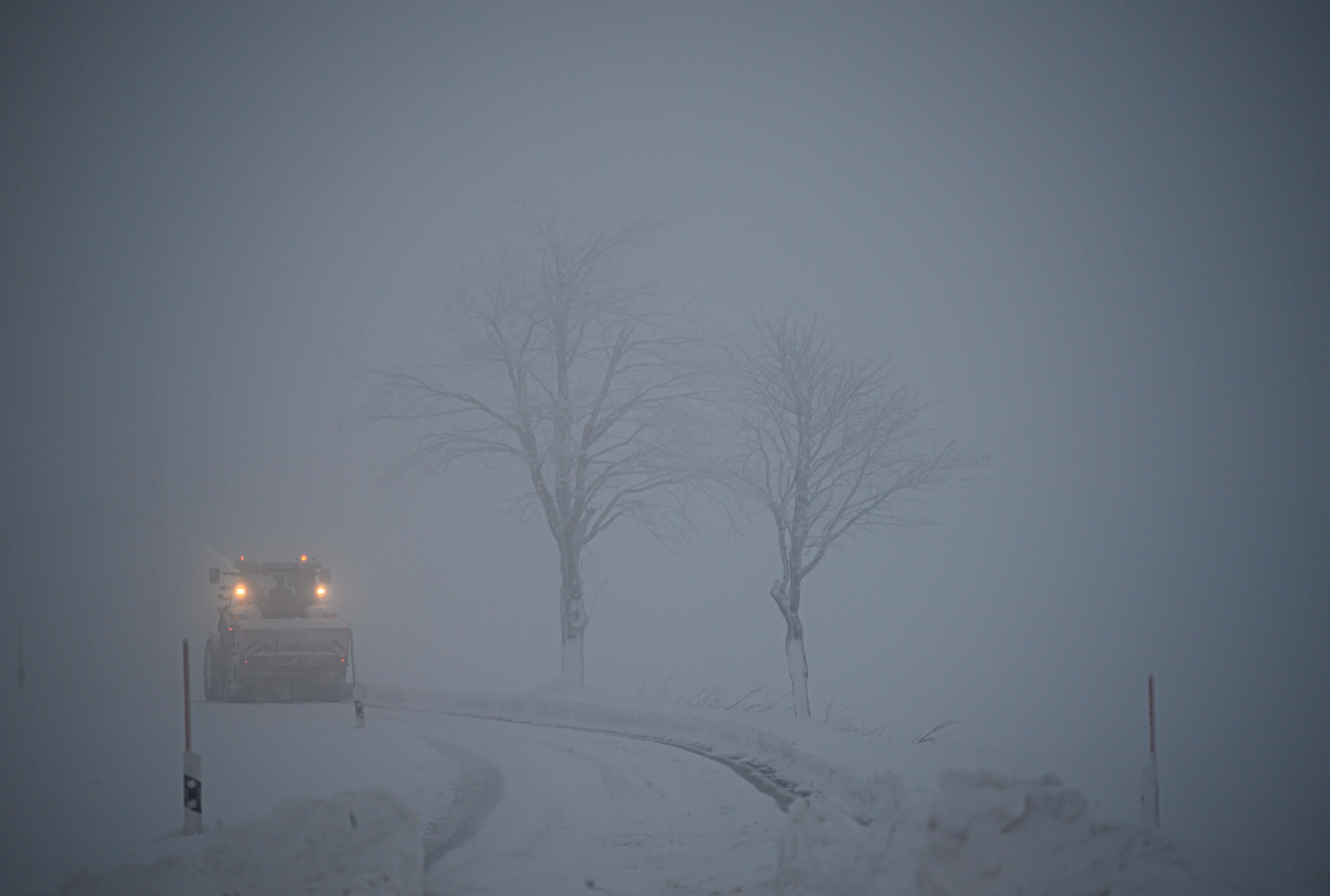 В Україні випало до 35 сантиметрів снігу В Україні випало до 35 сантиметрів снігу
