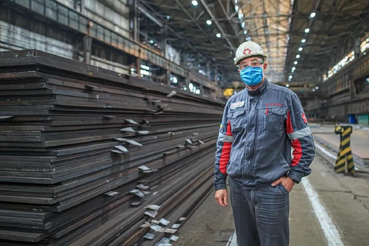 Дотримання заходів проти поширення COVID-19 допомагає меткомбінатам працювати безперебійно Дотримання заходів проти поширення COVID-19 допомагає меткомбінатам працювати безперебійно