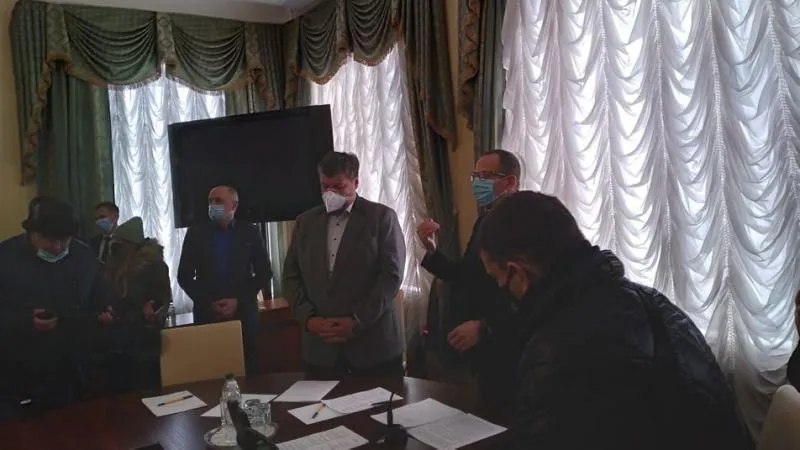 У Житомирі протестувальники увірвались в облраду У Житомирі протестувальники увірвались в облраду