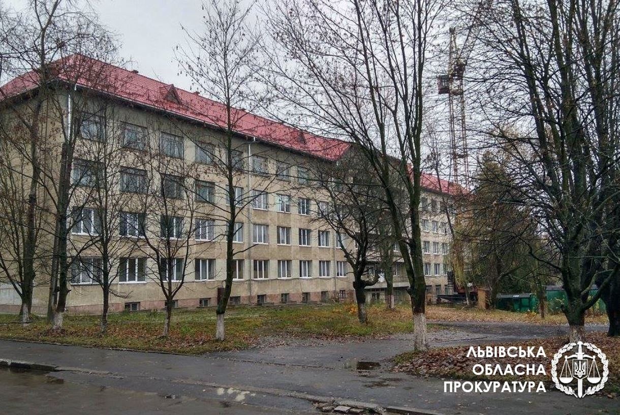 На Львовщине умерла 17-летняя беременная девушка: 4 врачам сообщили о подозрении - фото На Львовщине умерла 17-летняя беременная девушка: 4 врачам сообщили о подозрении - фото