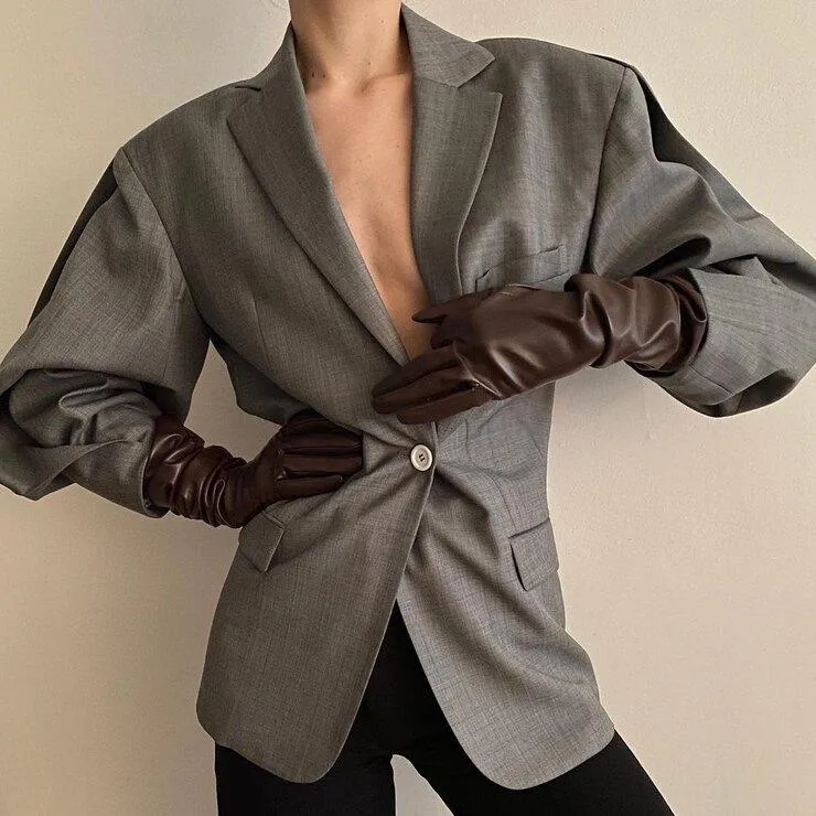 Акцент на плечах – тренд весни 2021 Акцент на плечах – тренд весни 2021