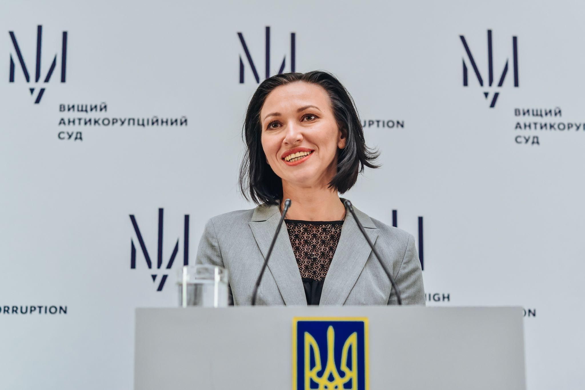 Голова ВАКС не спілкувалася з Вовком і Тупицьким на вечірці Голова ВАКС не спілкувалася з Вовком і Тупицьким на вечірці