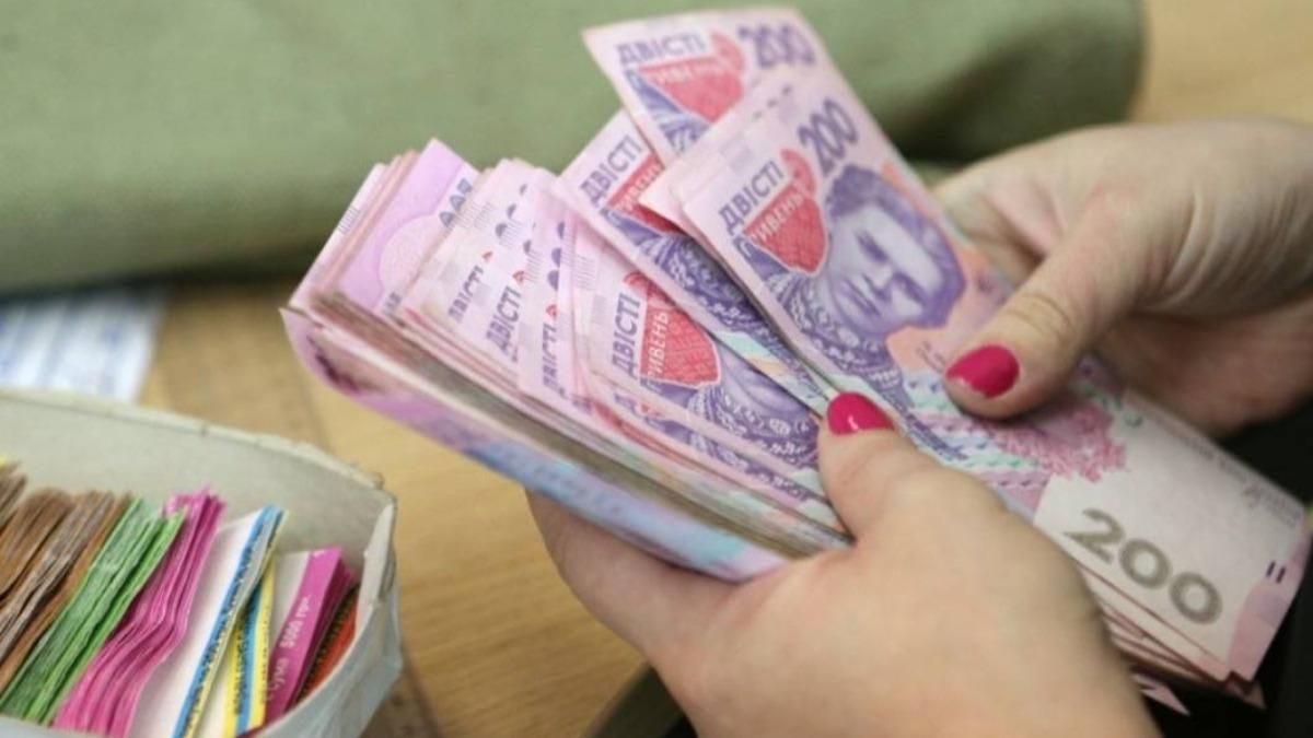 Суддям – 22 тисячі, військовим – 300 грн: як підвищували пенсії Суддям – 22 тисячі, військовим – 300 грн: як підвищували пенсії