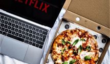 Смотреть Netflix, есть пиццу и зарабатывать: вакансия мечты для профессионального сериаломана