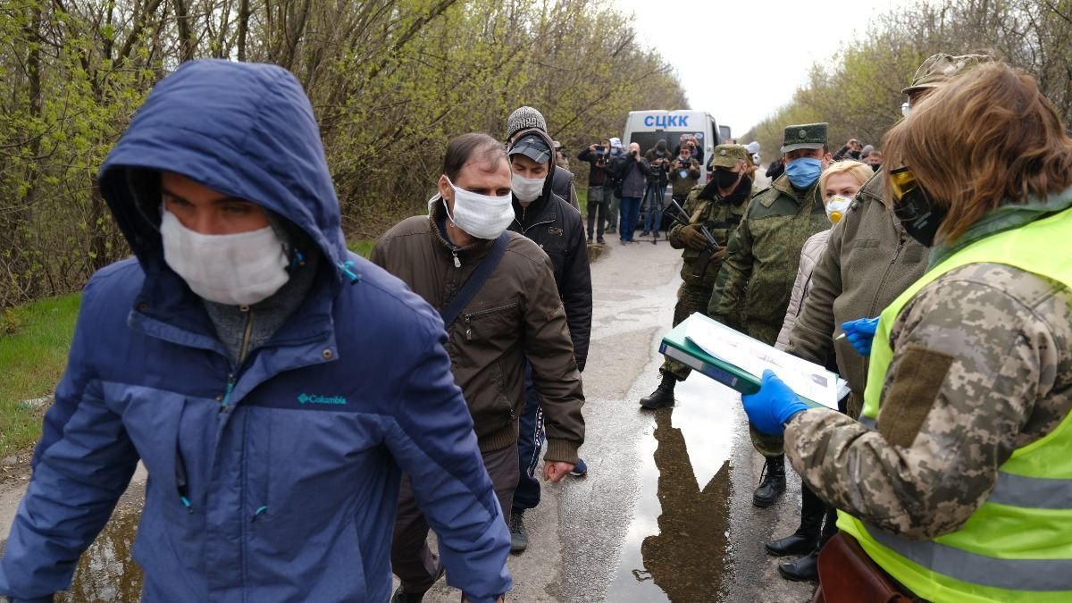 В Україну з Донбасу можуть повернутись полонені: що каже Кравчук