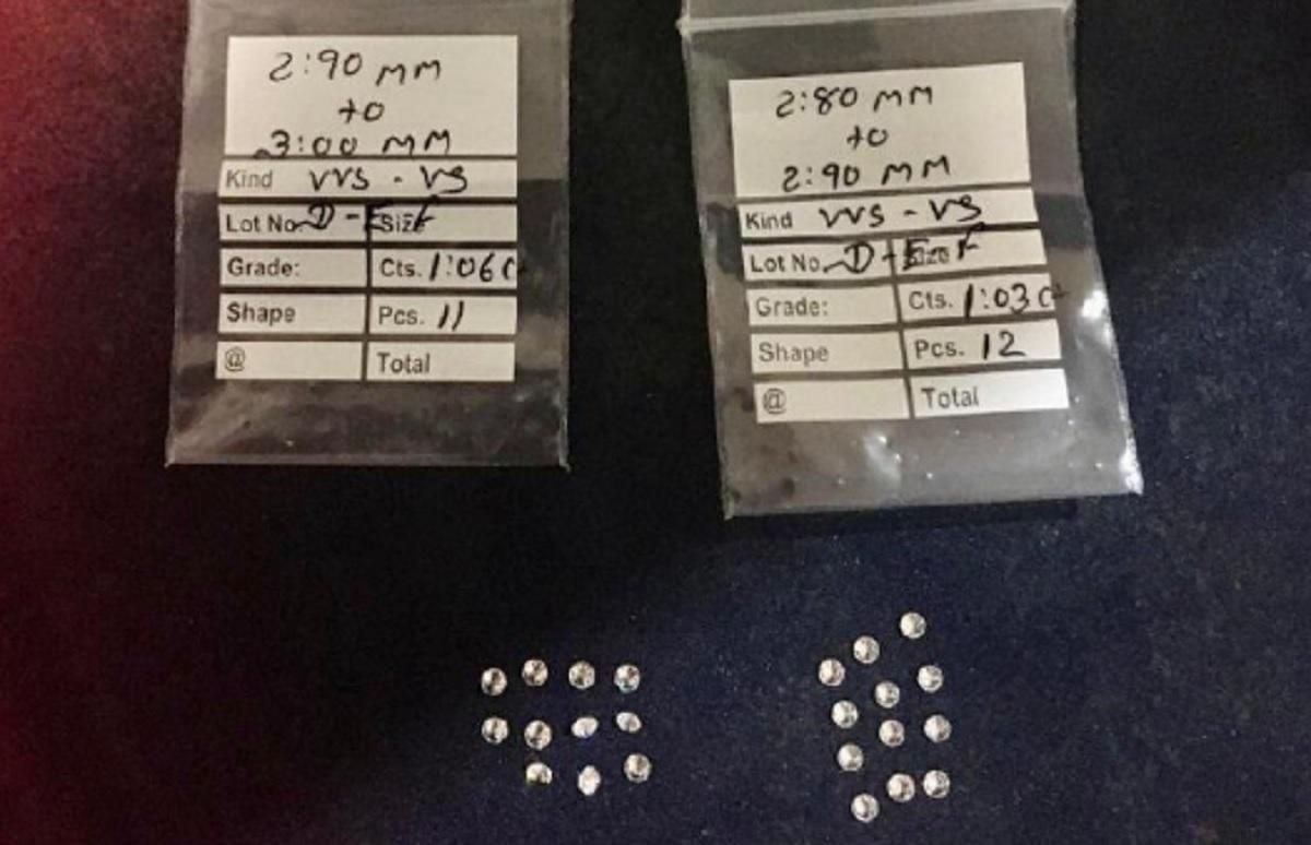 До Вінниці з Індії поштою незаконно відправили 23 діаманти: фото