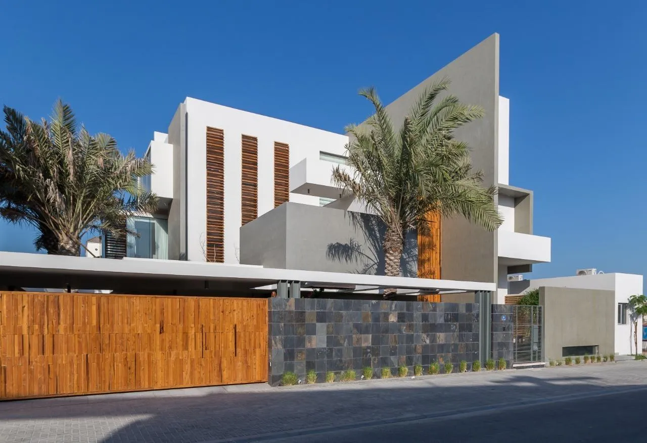 Дім зведений на ділянці майже 7 арів  / Фото Archdaily Дім зведений на ділянці майже 7 арів  / Фото Archdaily
