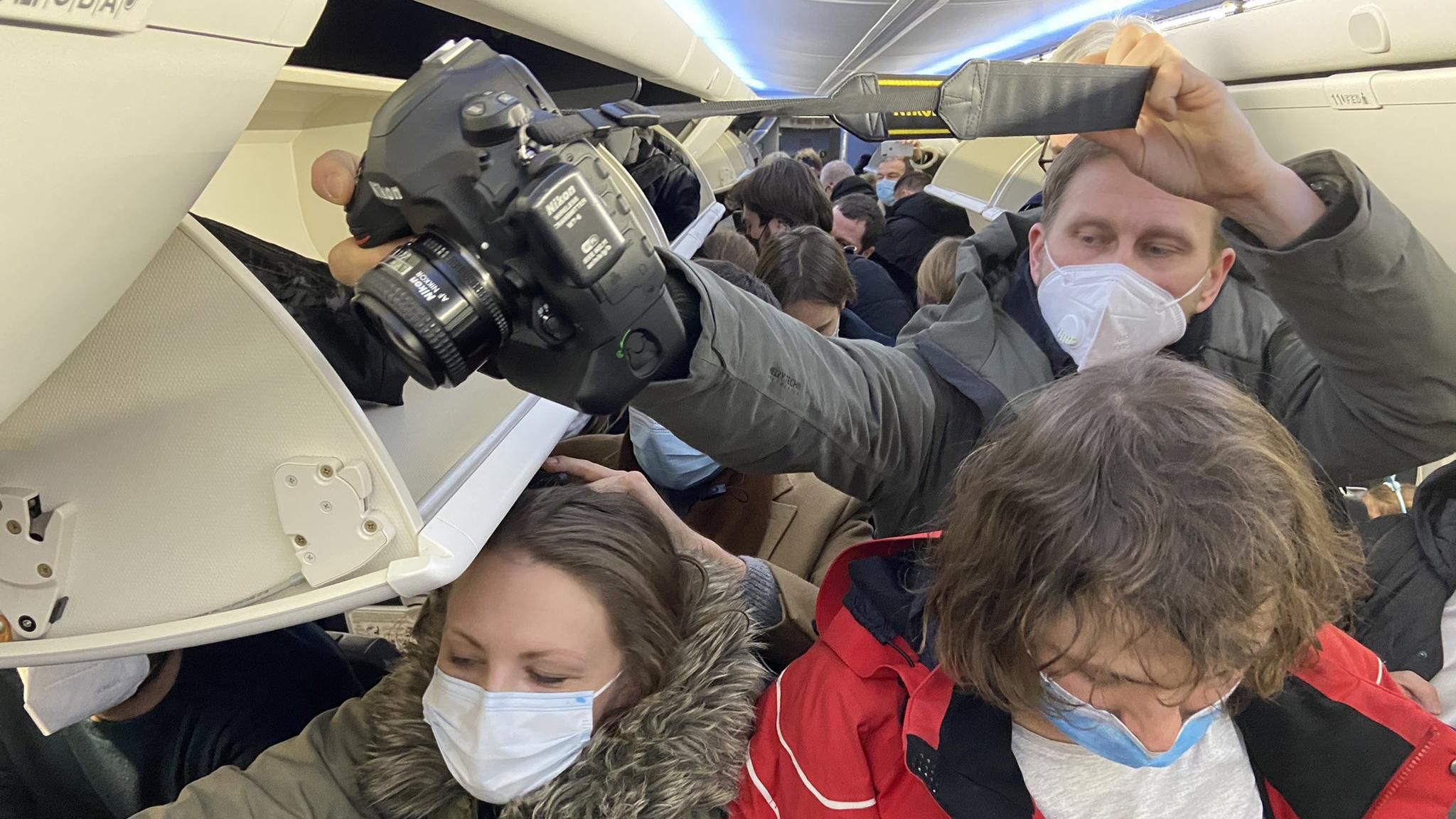 Літак з Навальним не приземлиться у Внуково: перші деталі Літак з Навальним не приземлиться у Внуково: перші деталі