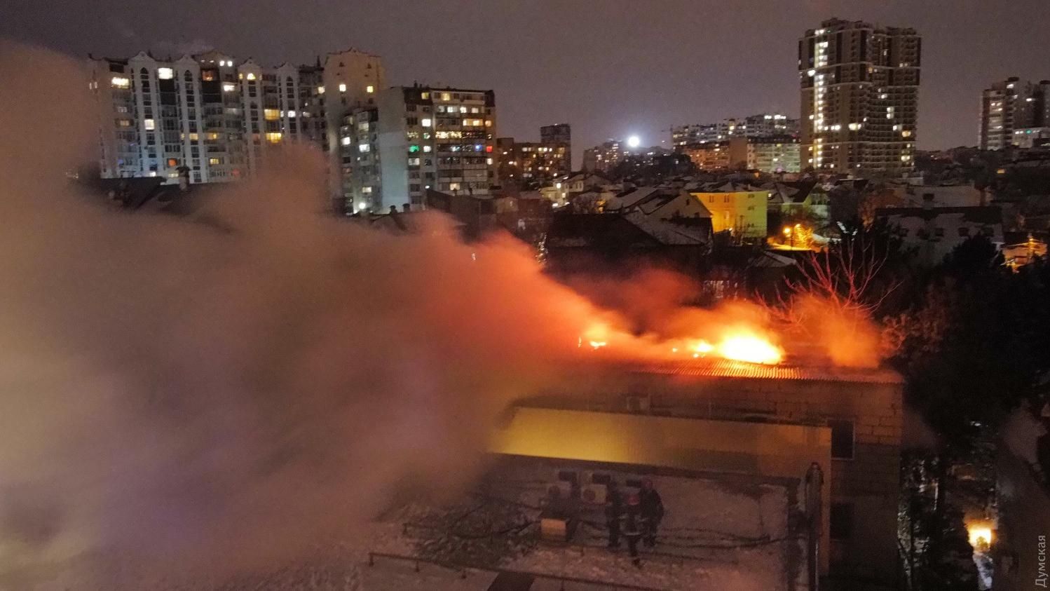 В Одесі на Посмітного в хостелі сталася смертельна пожежа: що розповіли очевидці В Одесі на Посмітного в хостелі сталася смертельна пожежа: що розповіли очевидці