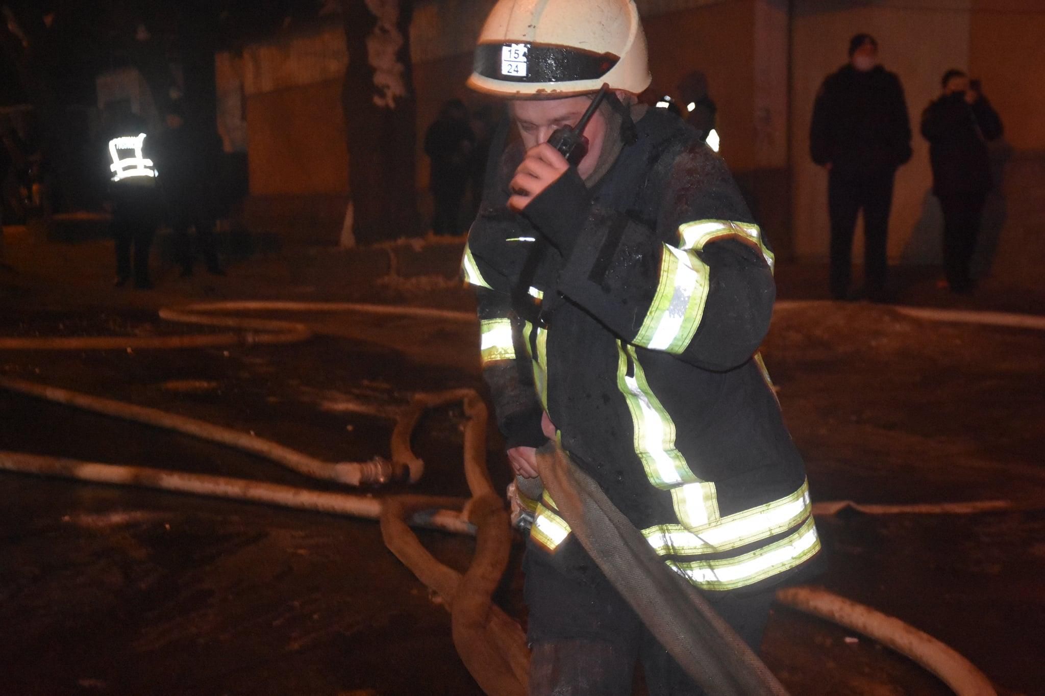 Пожежу в готелі в Одесі ліквідували: що відомо про жертв, постраждалих