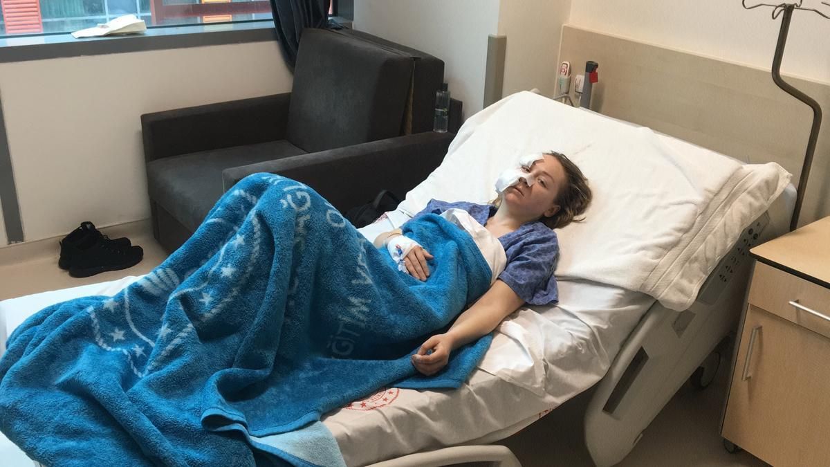 В Турции мужчина порезал жену-украинку В Турции мужчина порезал жену-украинку