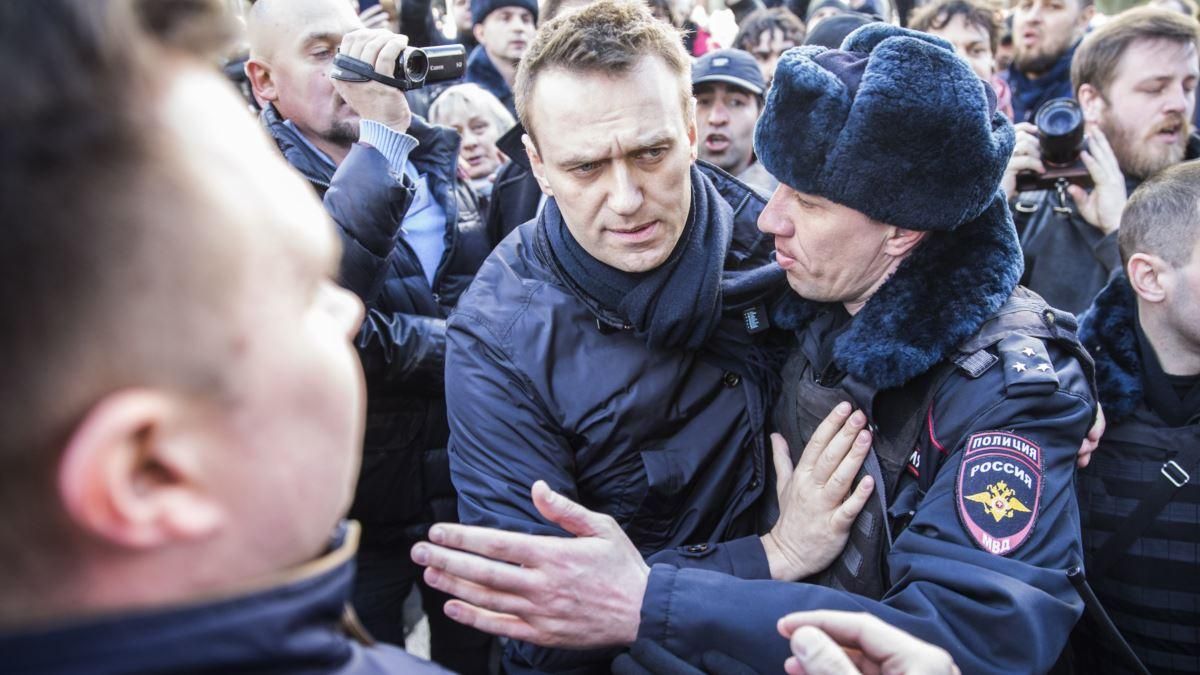 В Єврокомісії та НАТО засудили затримання Навального