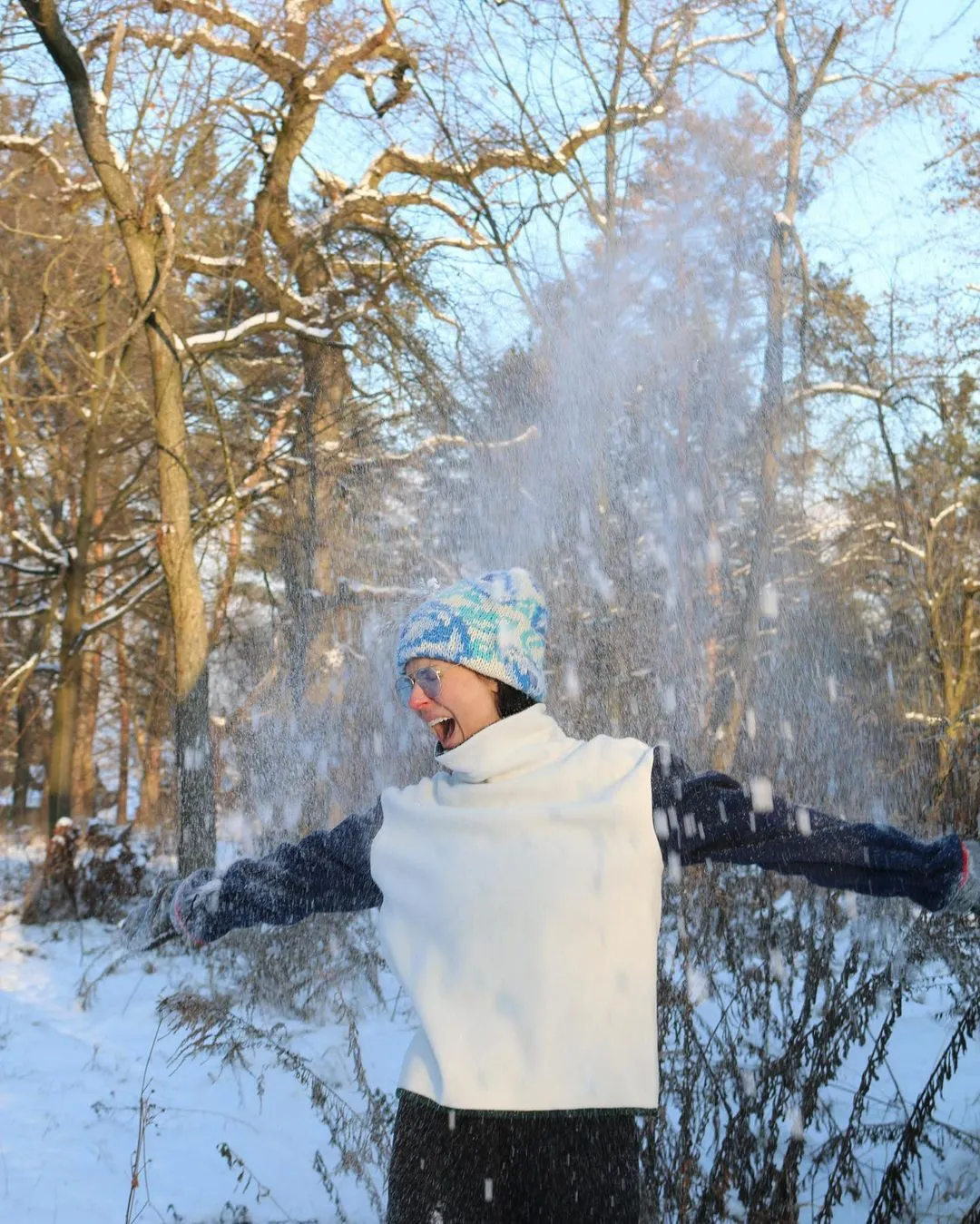 Маша Єфросиніна на зимовій прогулянці 