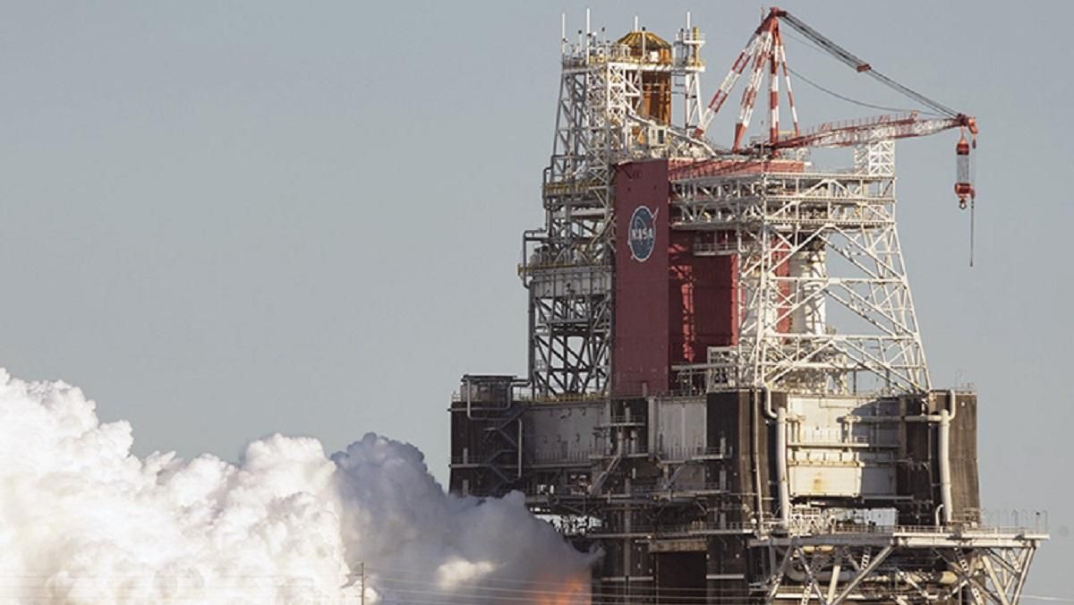 Вогневі випробування ракети NASA SLS закінчилися невдачею: відео Вогневі випробування ракети NASA SLS закінчилися невдачею: відео