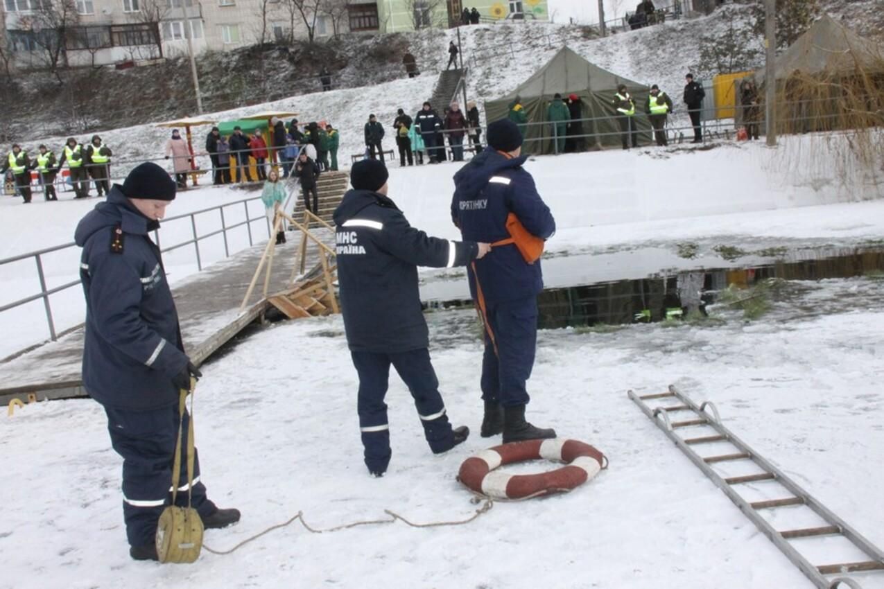 На Водохреще на водоймах чергуватимуть майже 2 тисячі рятувальників