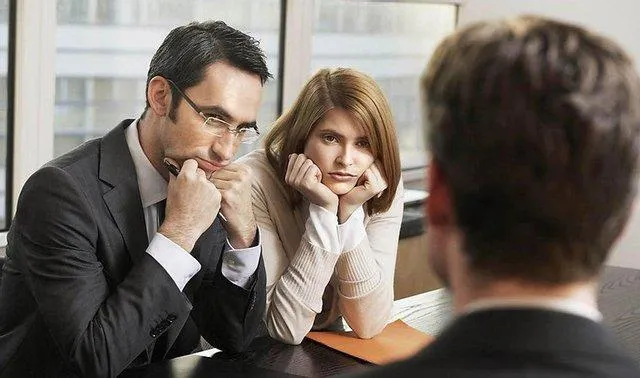 Погоджуватися з усім Погоджуватися з усім