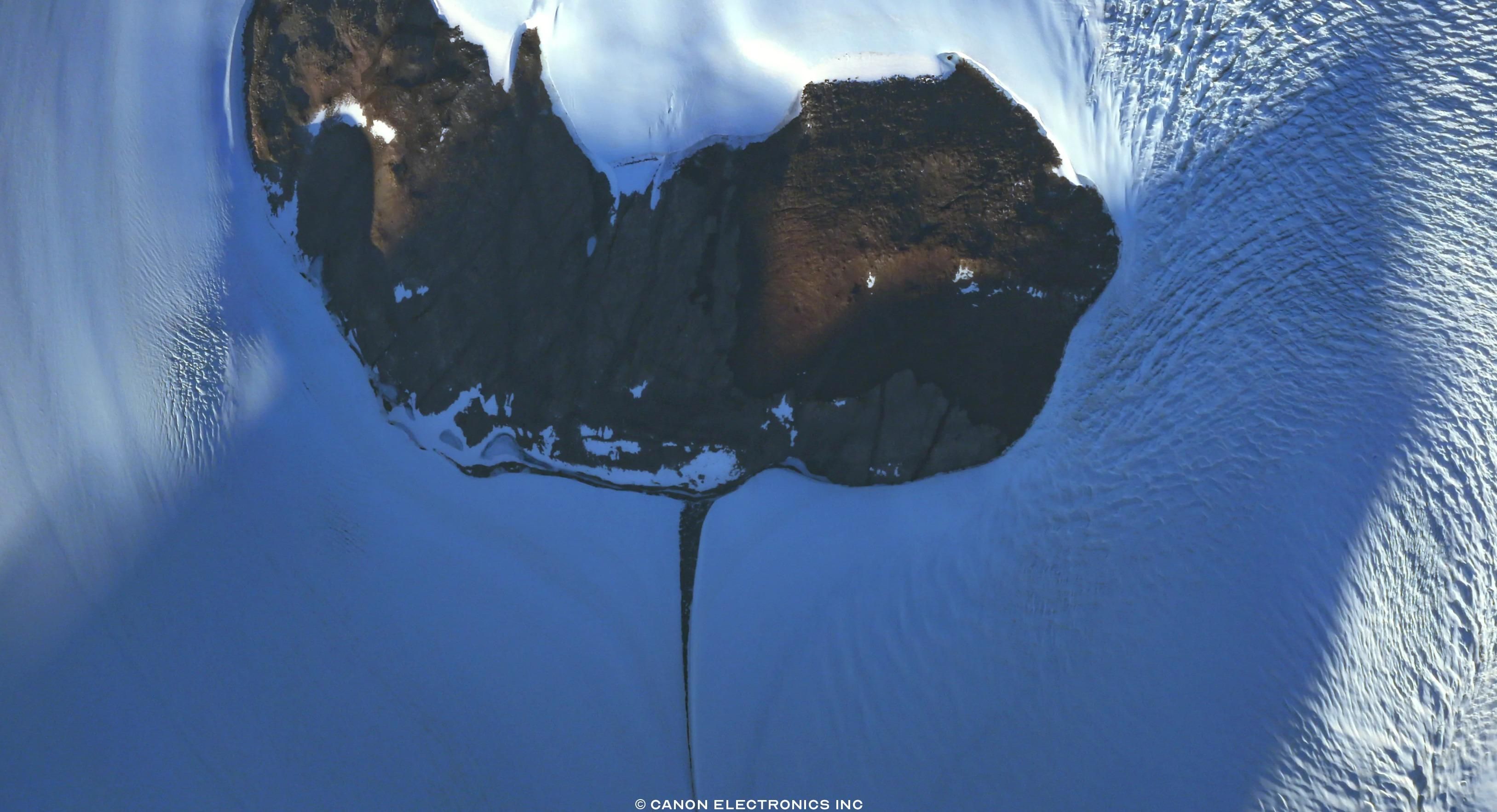 Canon дозволила робити фотографії з реального супутника всім охочим Canon дозволила робити фотографії з реального супутника всім охочим