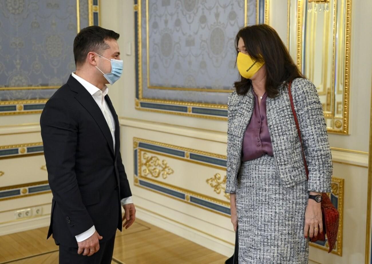 Завершение войны на Донбассе является приоритетом: Зеленский встретился с главой ОБСЕ Завершение войны на Донбассе является приоритетом: Зеленский встретился с главой ОБСЕ