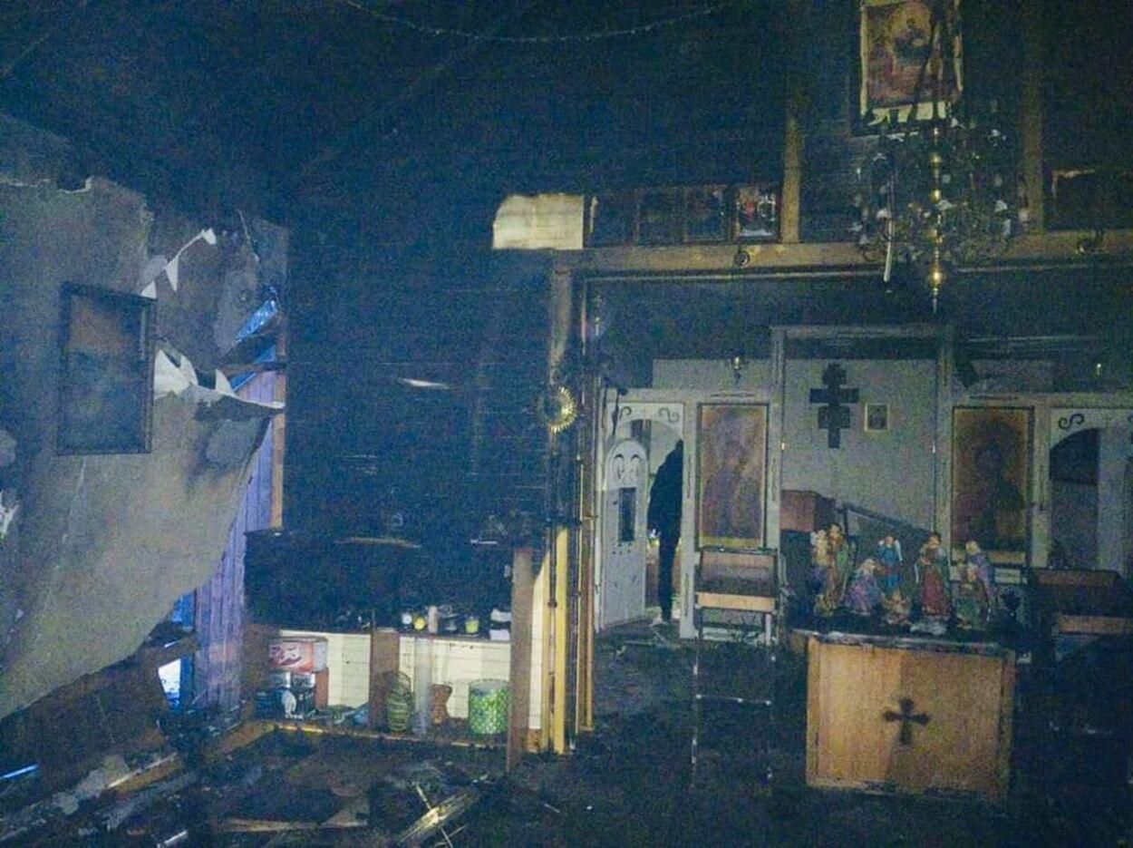 Произошел взрыв: на Львовщине 20 января 2021 чуть не сгорела деревянная часовня - фото с места пожара
