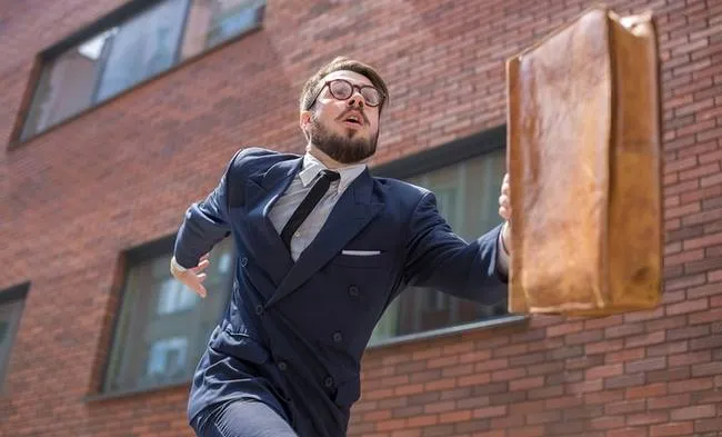 Спізнюватися Спізнюватися