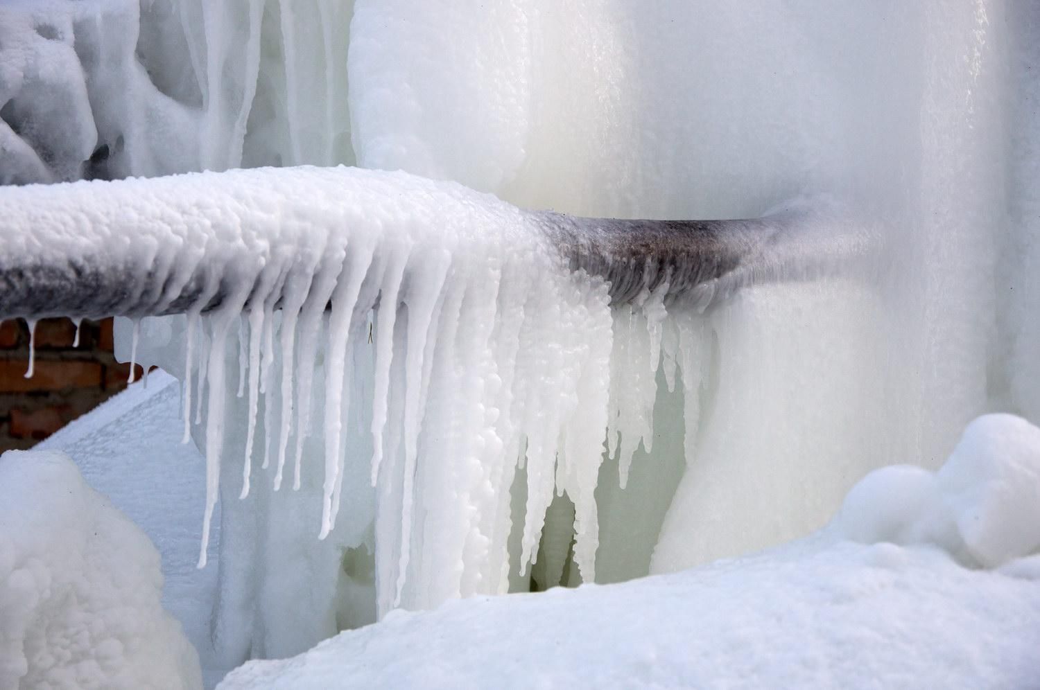 На Днепропетровщине из-за замерзших труб третьи сутки нет воды