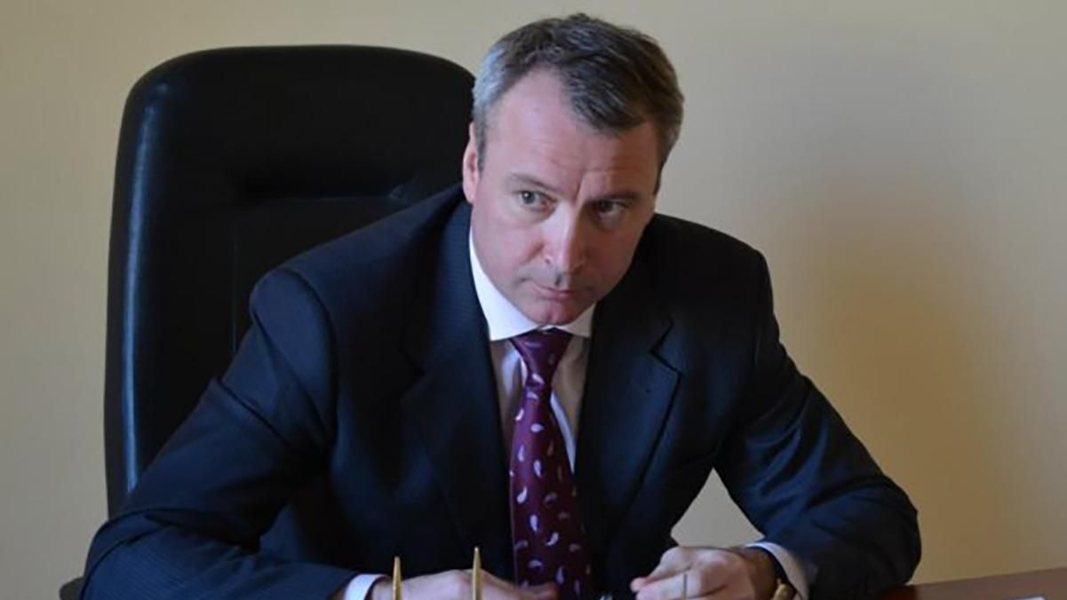 Шмигаль заявив про звільнення Немілостівого: той вів авто п'яним і накинувся на поліцейських Шмигаль заявив про звільнення Немілостівого: той вів авто п'яним і накинувся на поліцейських