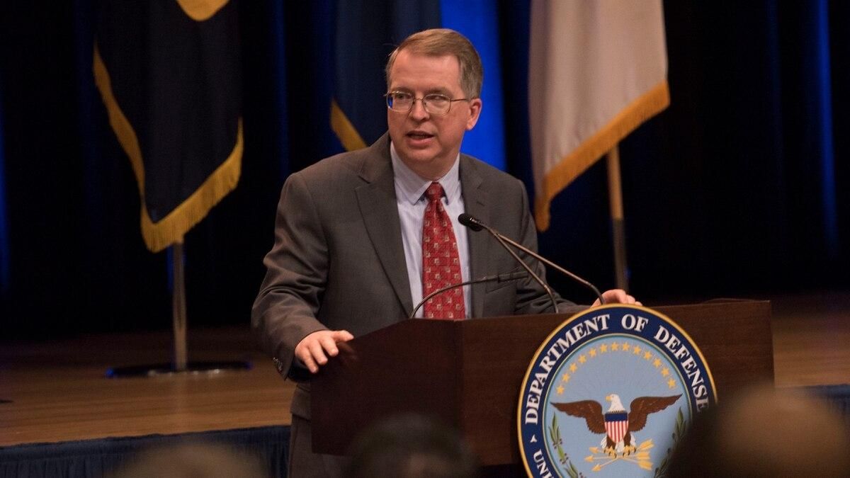 Байден призначив тимчасового очільника Пентагону: хто ним став Байден призначив тимчасового очільника Пентагону: хто ним став