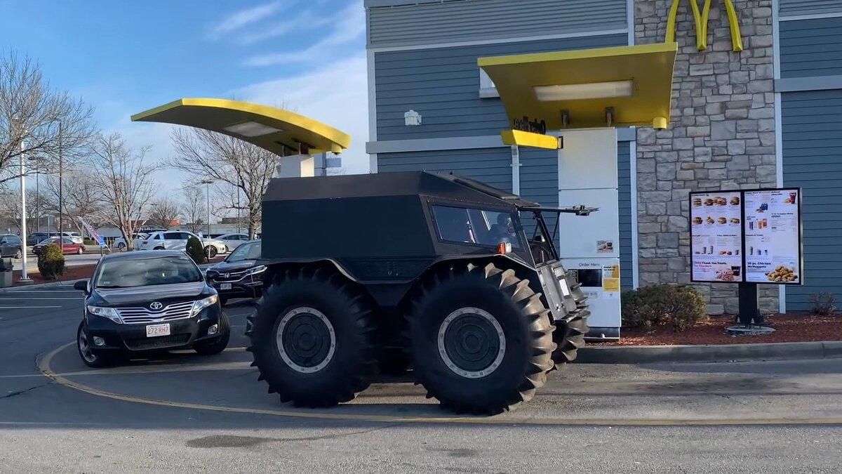 Блогеры испытали вездеход SHERP на дорогах США: видео