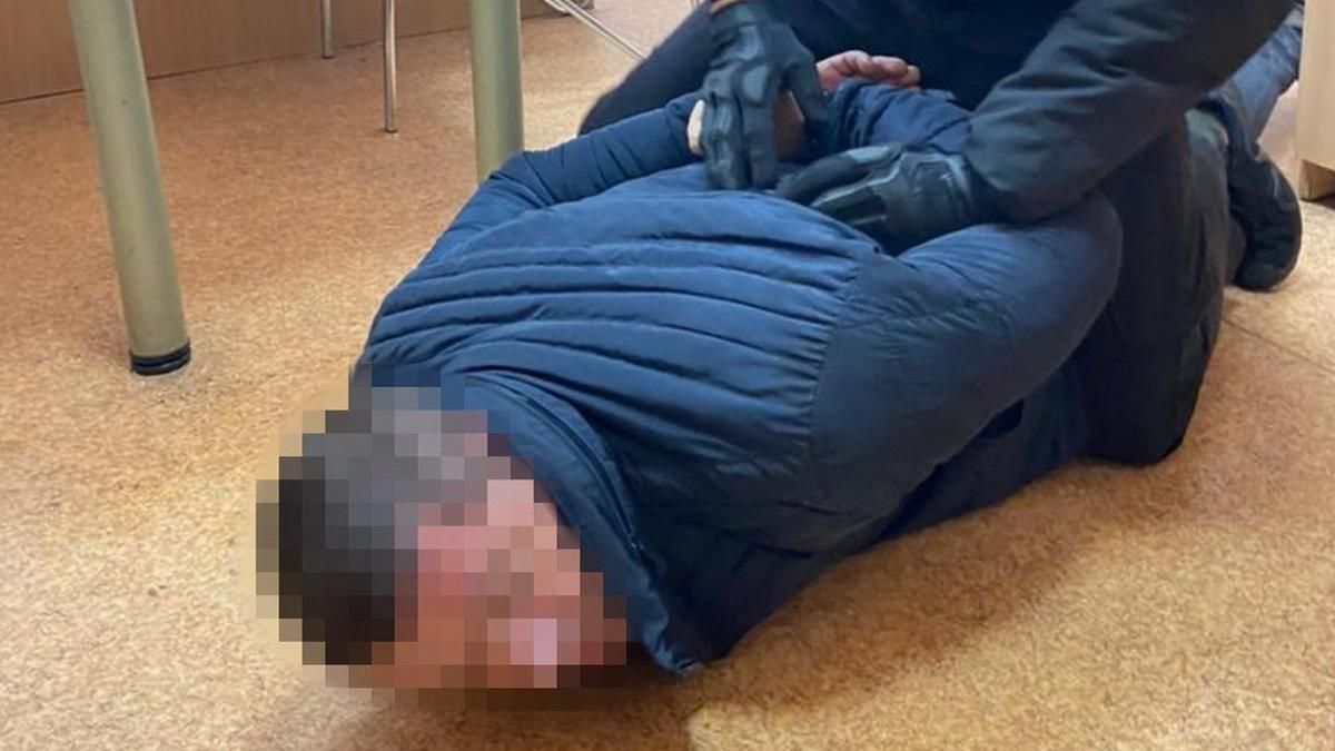 СБУ затримала одного з начальників Киïвводоканалу: впіймали на хабарі СБУ затримала одного з начальників Киïвводоканалу: впіймали на хабарі