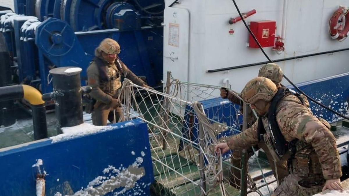 Украинские моряки ездили на работу в оккупированный Крым - Новости
