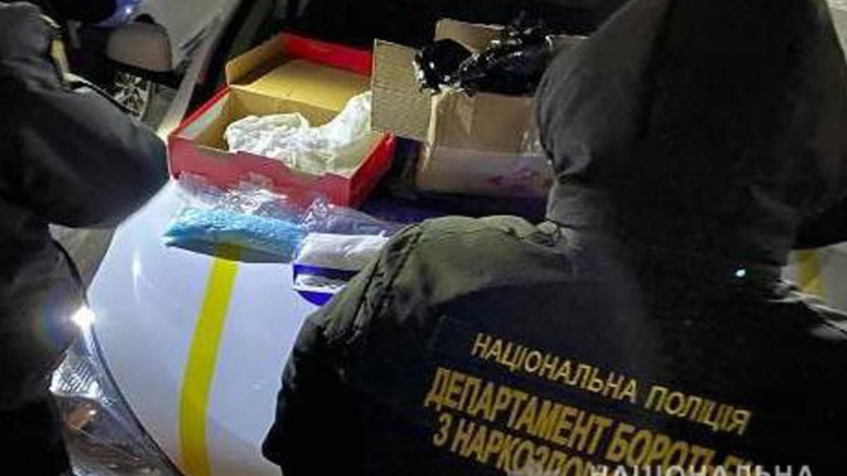 Юні дилерки на Запоріжжі продавали наркотики через Телеграм - Новини