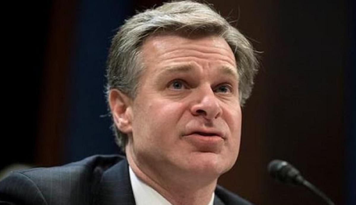 Байден залишить директора ФБР Рея на посаді Байден залишить директора ФБР Рея на посаді