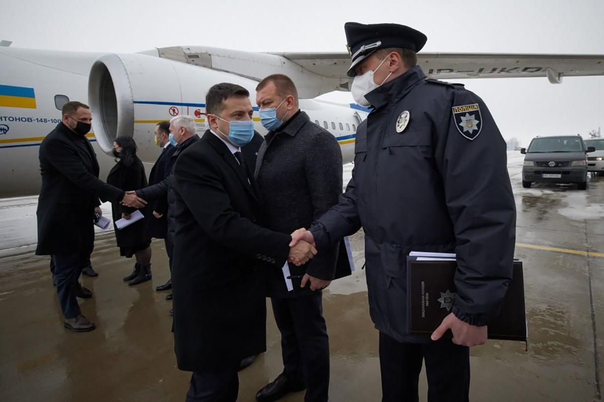 Зеленський прибув на місце пожежі у Харкові: онлайн-трансляція