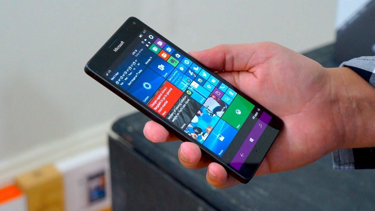 Windows 10X запустили на смартфоні Microsoft Lumia 950 XL