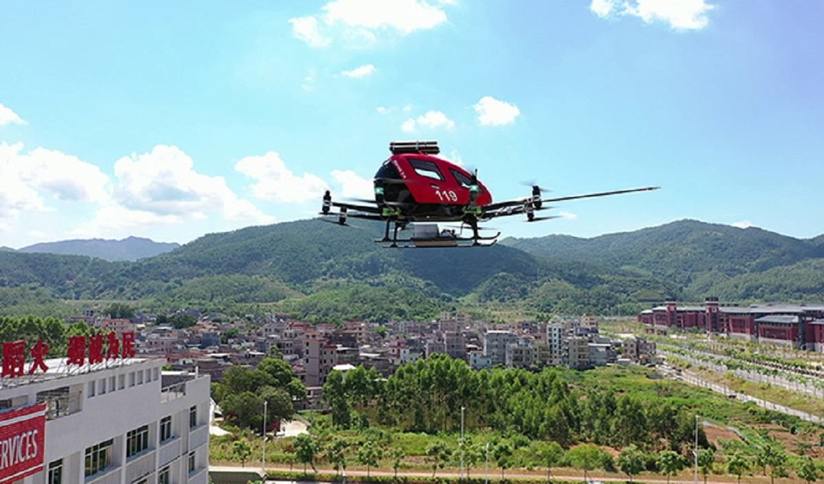 Китайские аэротакси продемонстрируют свои возможности в небе европейских городов Китайские аэротакси продемонстрируют свои возможности в небе европейских городов