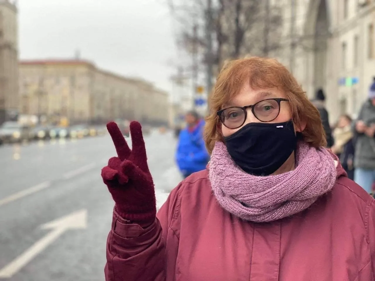 Мама Олексія Навального прийшла на протест