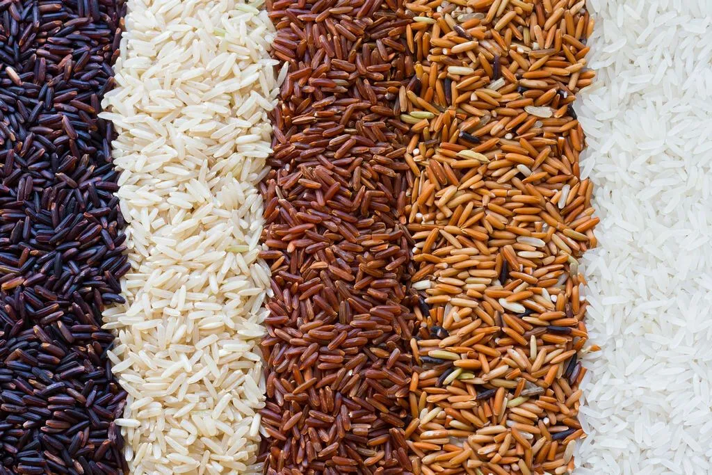 Бурый рис содержит много калорий