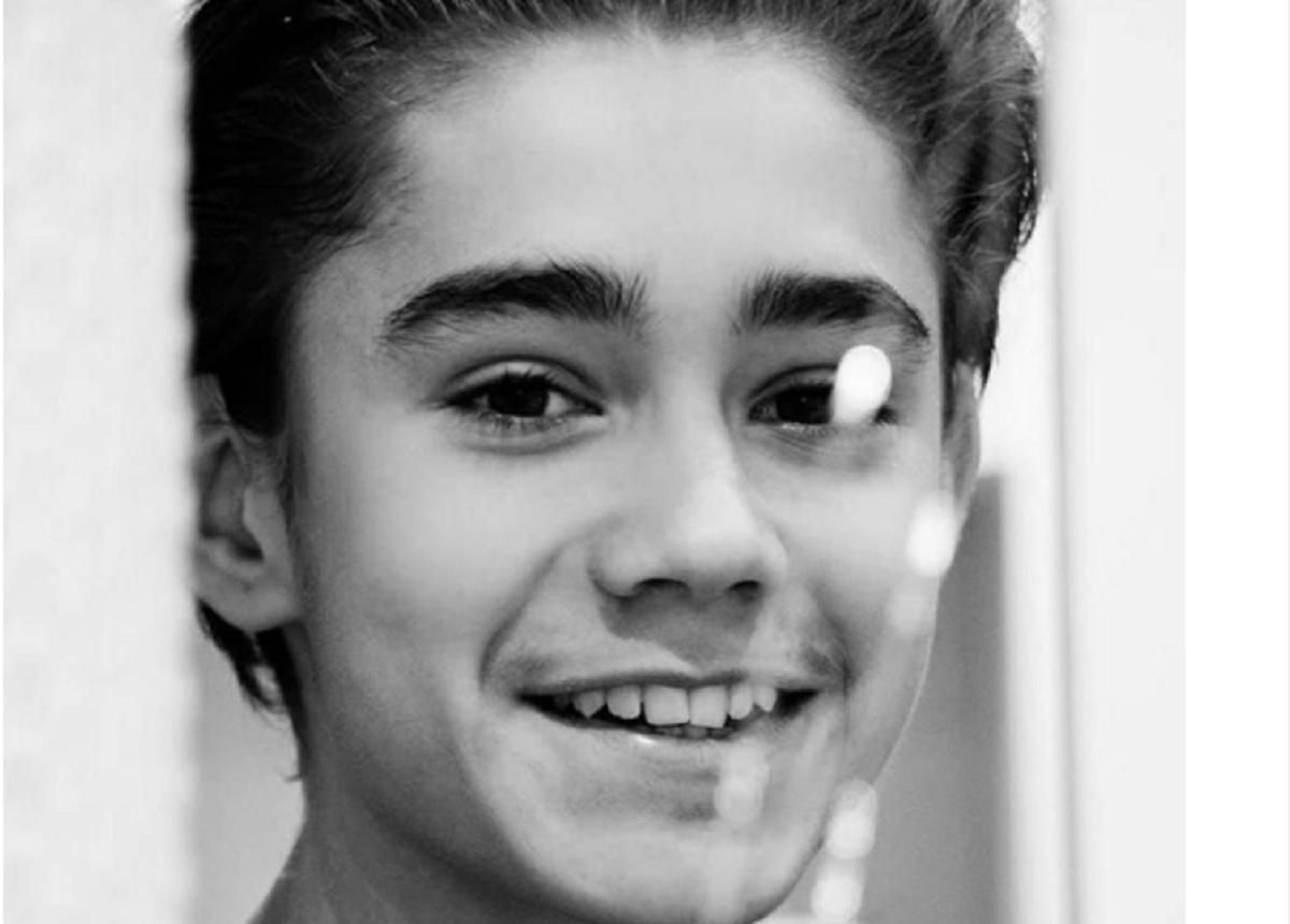 У Парижі побили 15-річного українця: відео нападу 18+ У Парижі побили 15-річного українця: відео нападу 18+