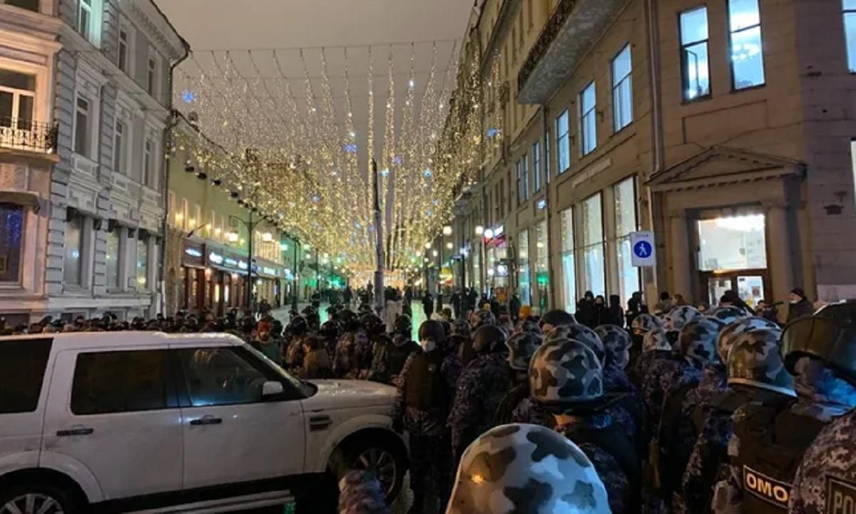 Мерія Москви каже, що на протесті є хворі на COVID-19 Мерія Москви каже, що на протесті є хворі на COVID-19