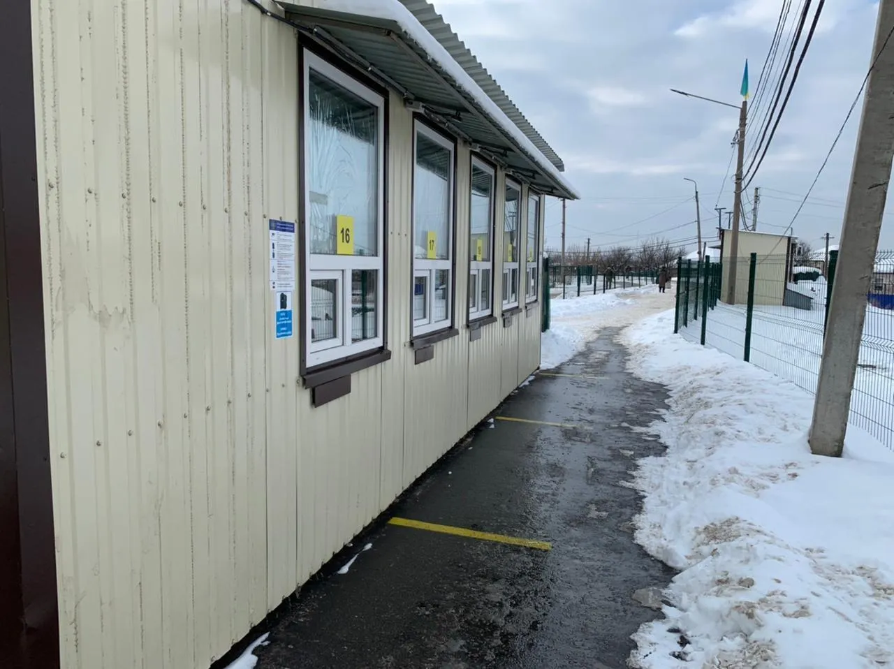 Бойовики блокують КПВВ на Донбасі Бойовики блокують КПВВ на Донбасі