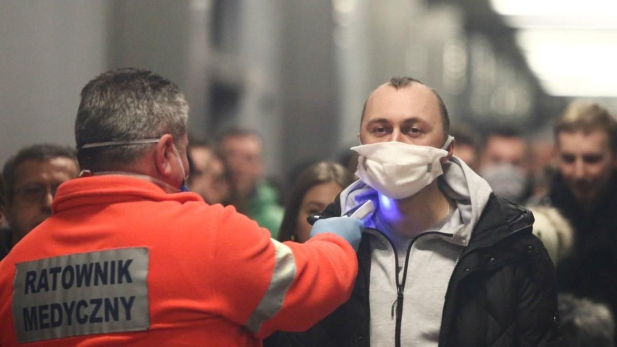 Українці можуть не відбувати самоізоляцію після приїзду до Польщі Українці можуть не відбувати самоізоляцію після приїзду до Польщі