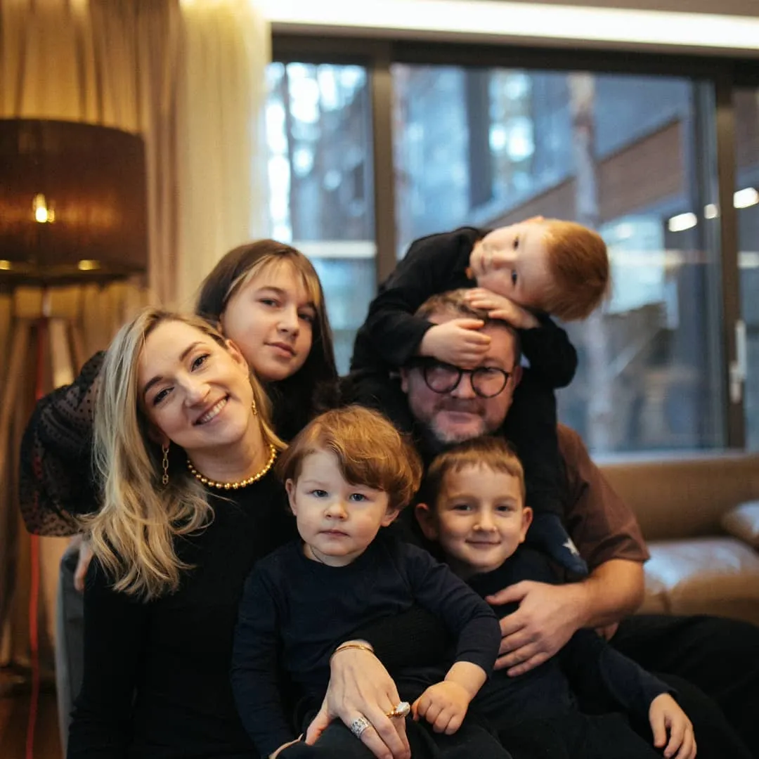 Дмитро Борисов з дружиною і дітьми