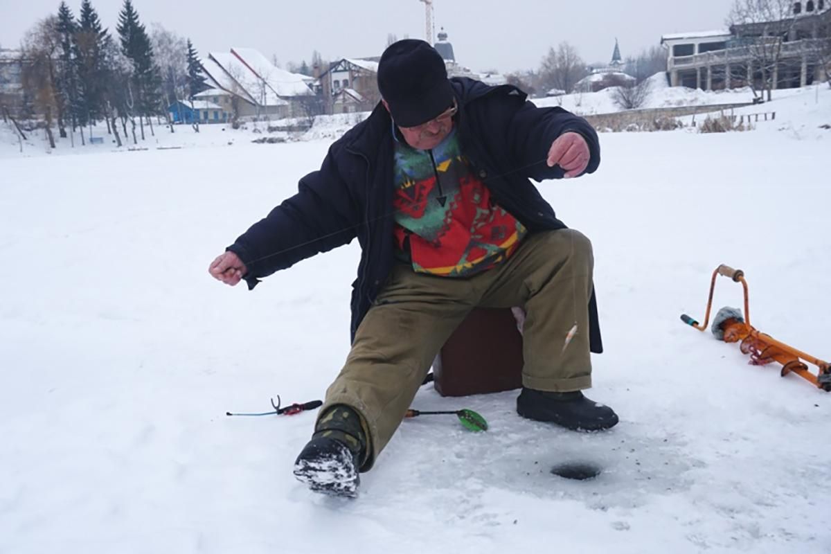 На Київщині врятували від загибелі рибалку: відео На Київщині врятували від загибелі рибалку: відео