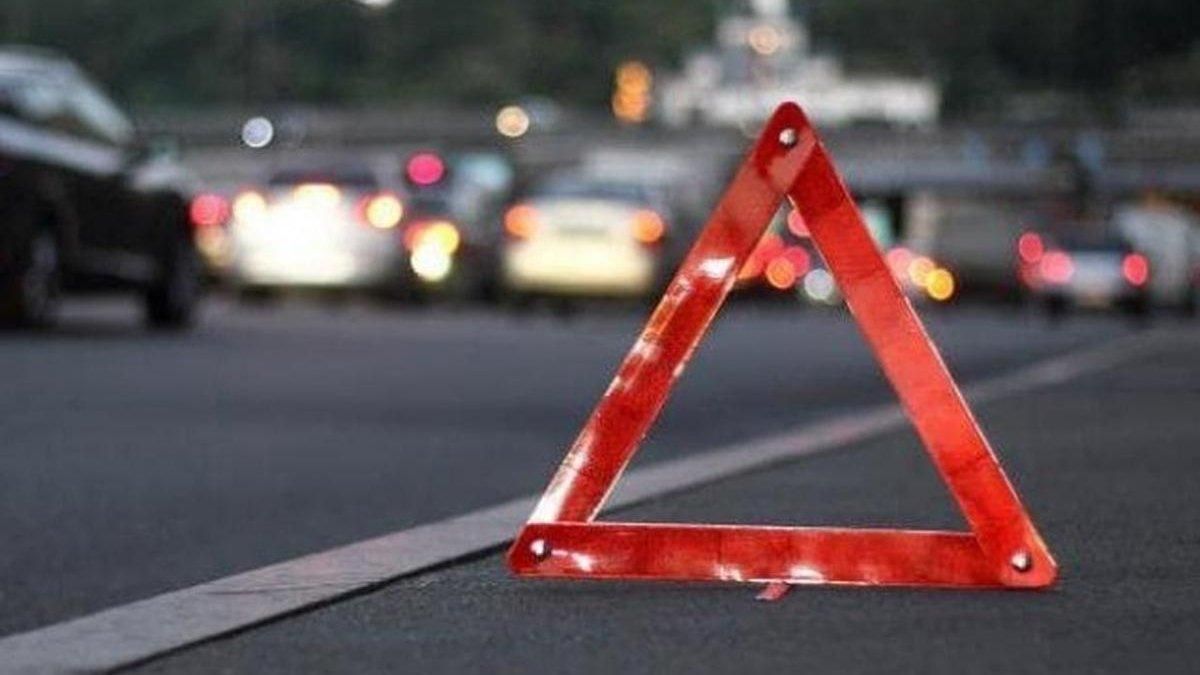 Лежала на темной дороге: в ДТП на Харьковщине погибла женщина Лежала на темной дороге: в ДТП на Харьковщине погибла женщина