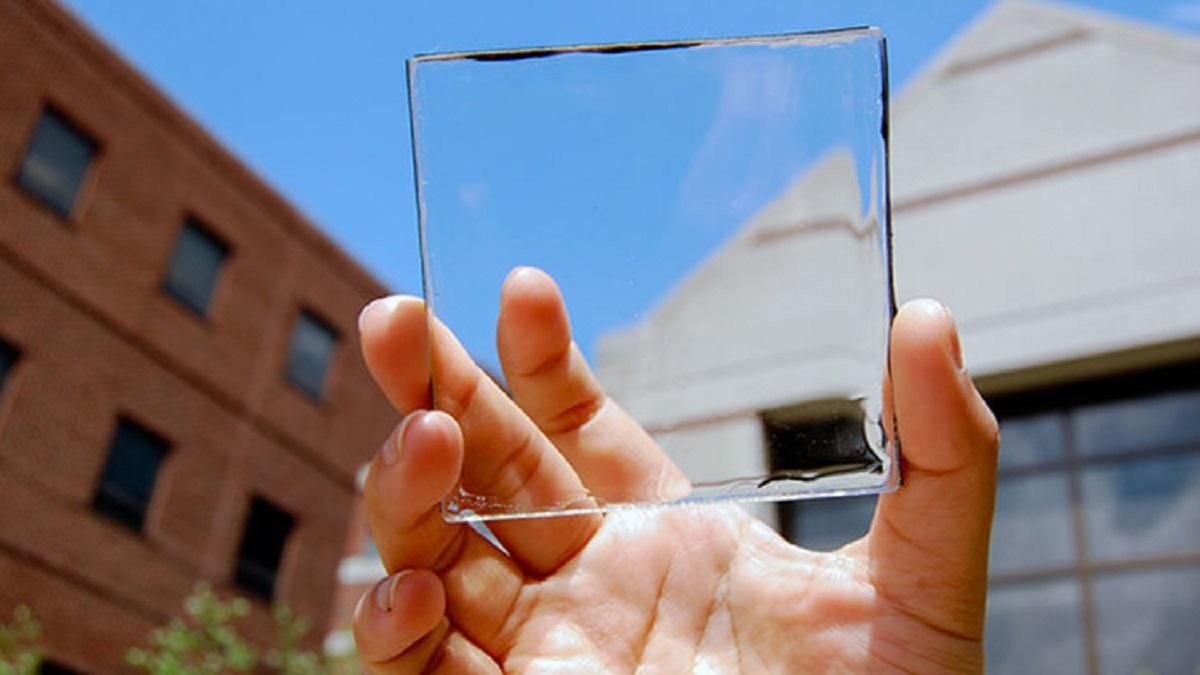 Інженери розробили прозору сонячну панель для смартфонів: як вона працює