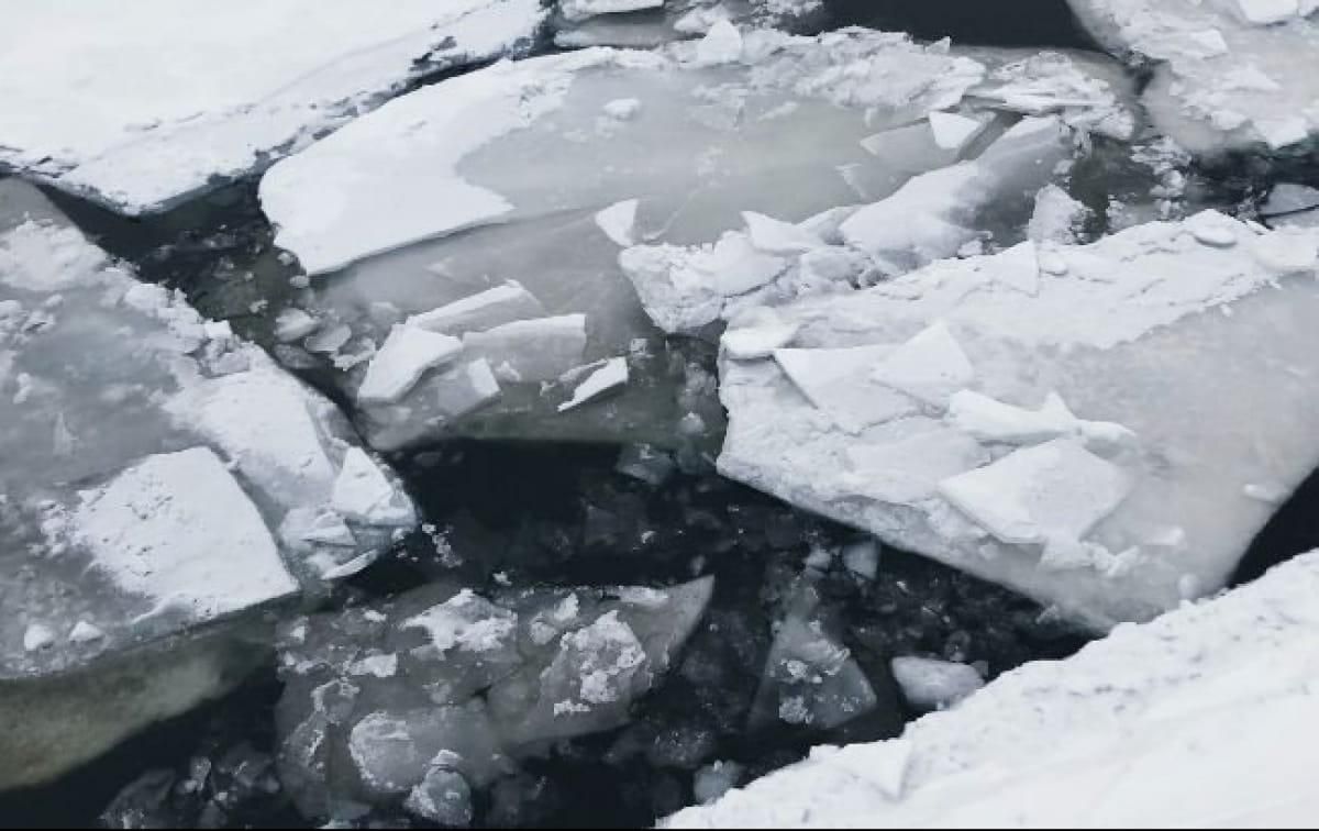 В Черкасской области 24 января 2021 рыбалки провалились под лед