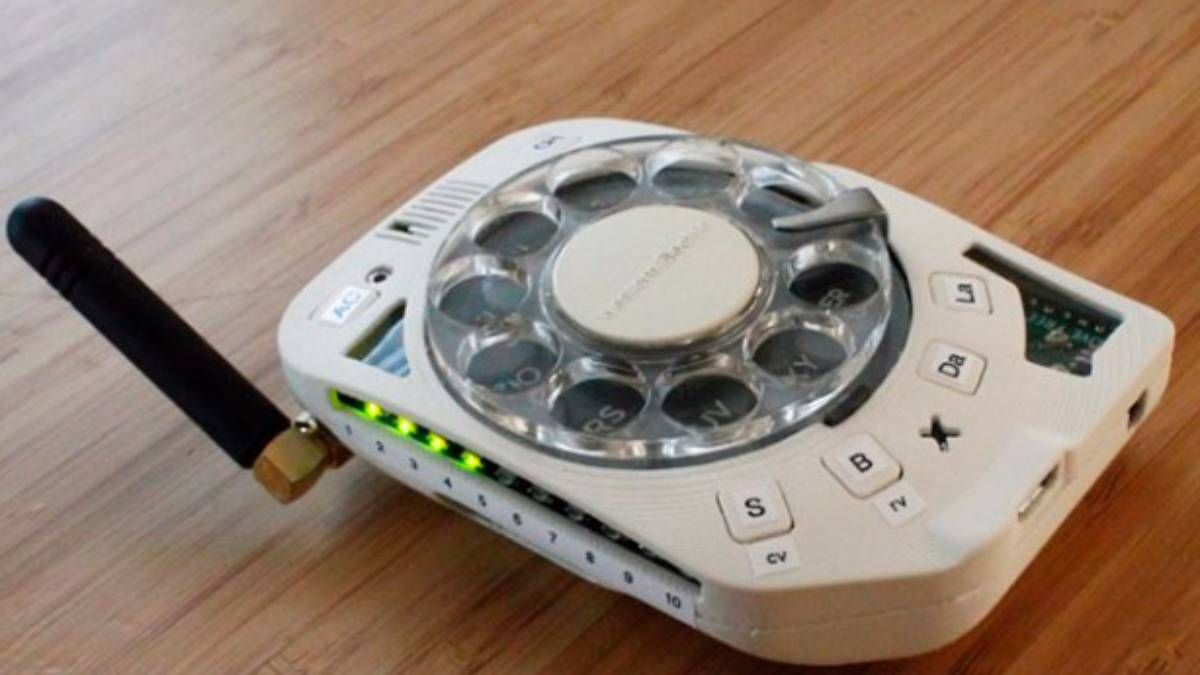 Телефон з реальним дисковим набором надійшов у продаж: відео Телефон з реальним дисковим набором надійшов у продаж: відео