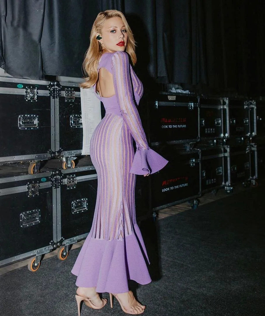 Скільки коштують розкішні сукні співачки Скільки коштують розкішні сукні співачки